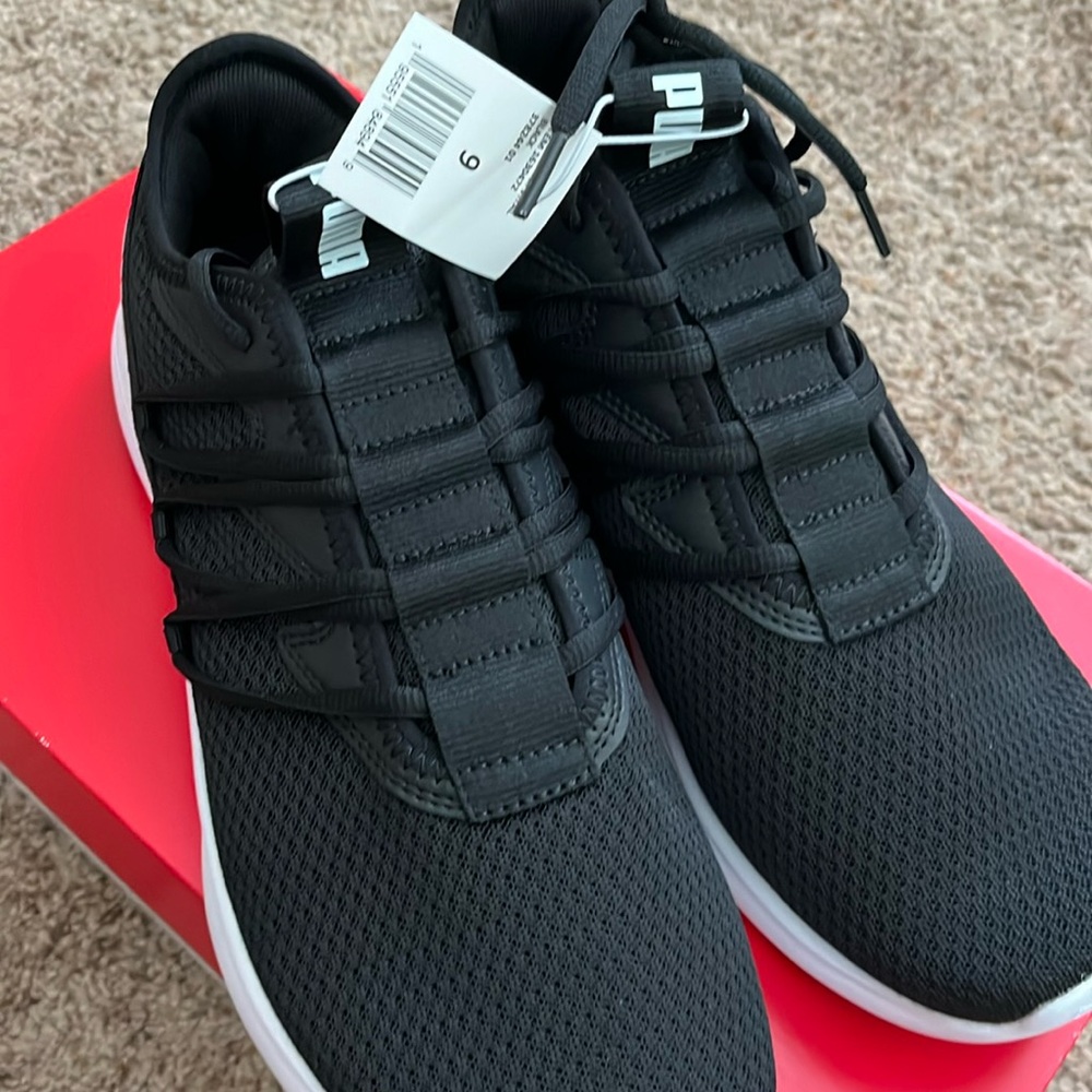🩵NWT 🩵Men’s Puma soft ride Star Vital Sneakers